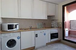 Aparthotel Albayt & 3*