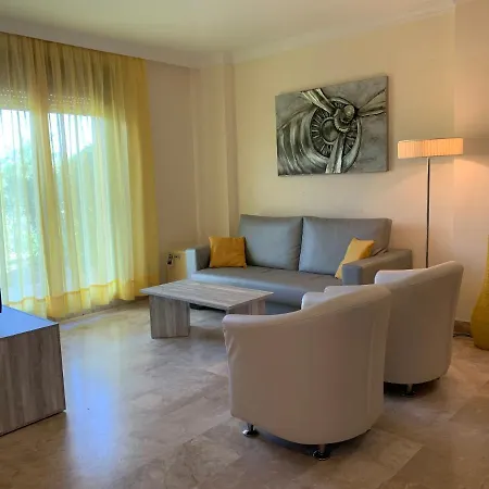 Albayt & 3* Estepona